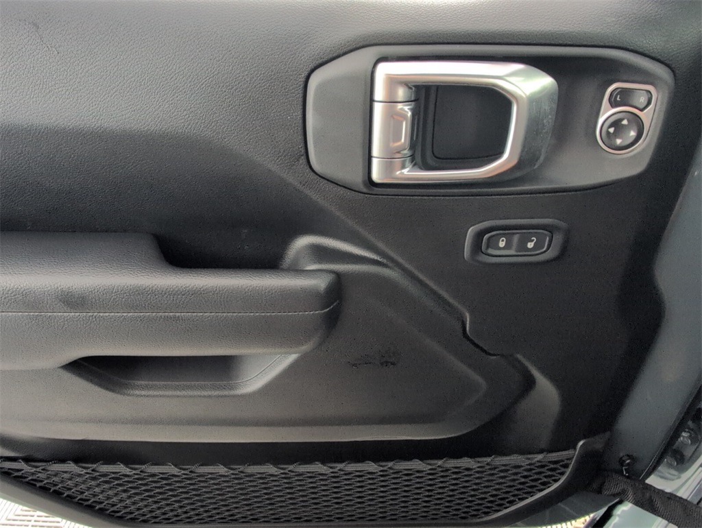 used 2025 Jeep Gladiator car, priced at $39,000