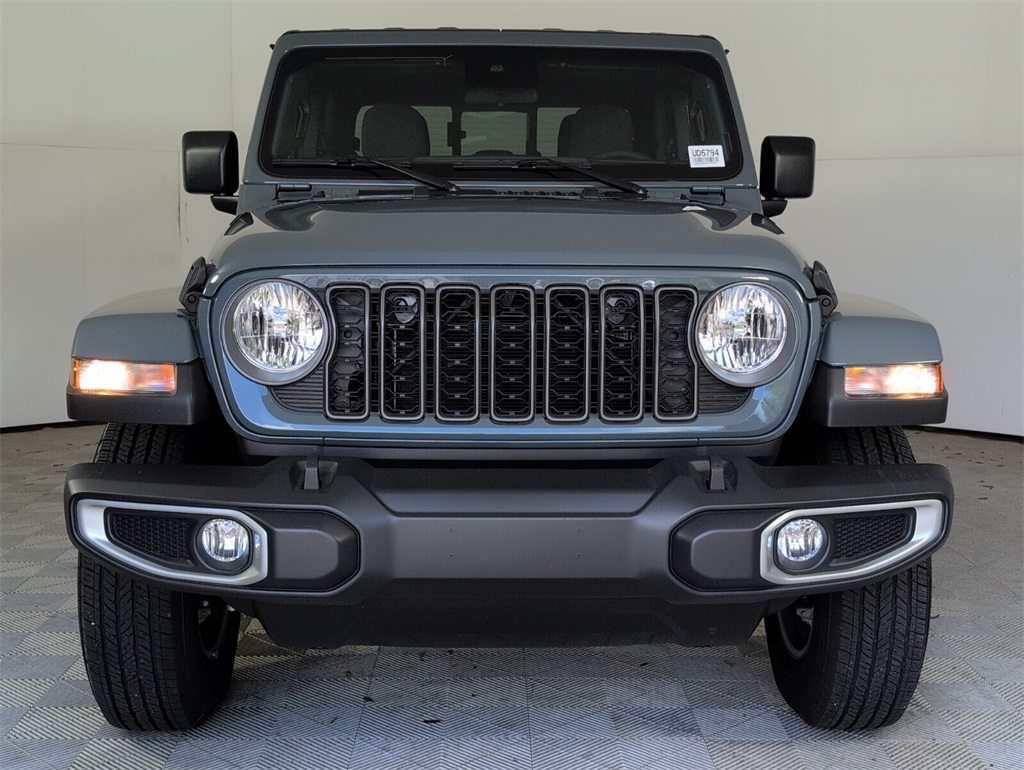 used 2025 Jeep Gladiator car, priced at $39,000