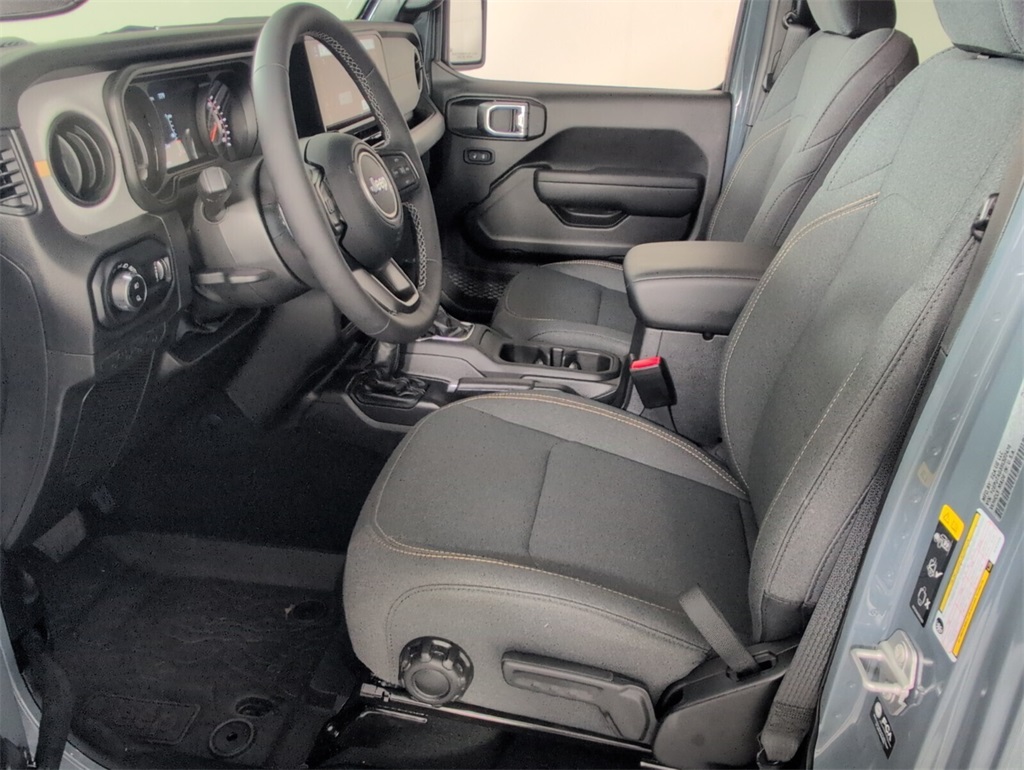 used 2025 Jeep Gladiator car, priced at $39,000