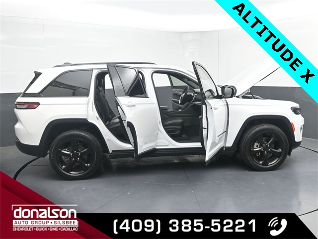 used 2023 Jeep Grand Cherokee car, priced at $33,693