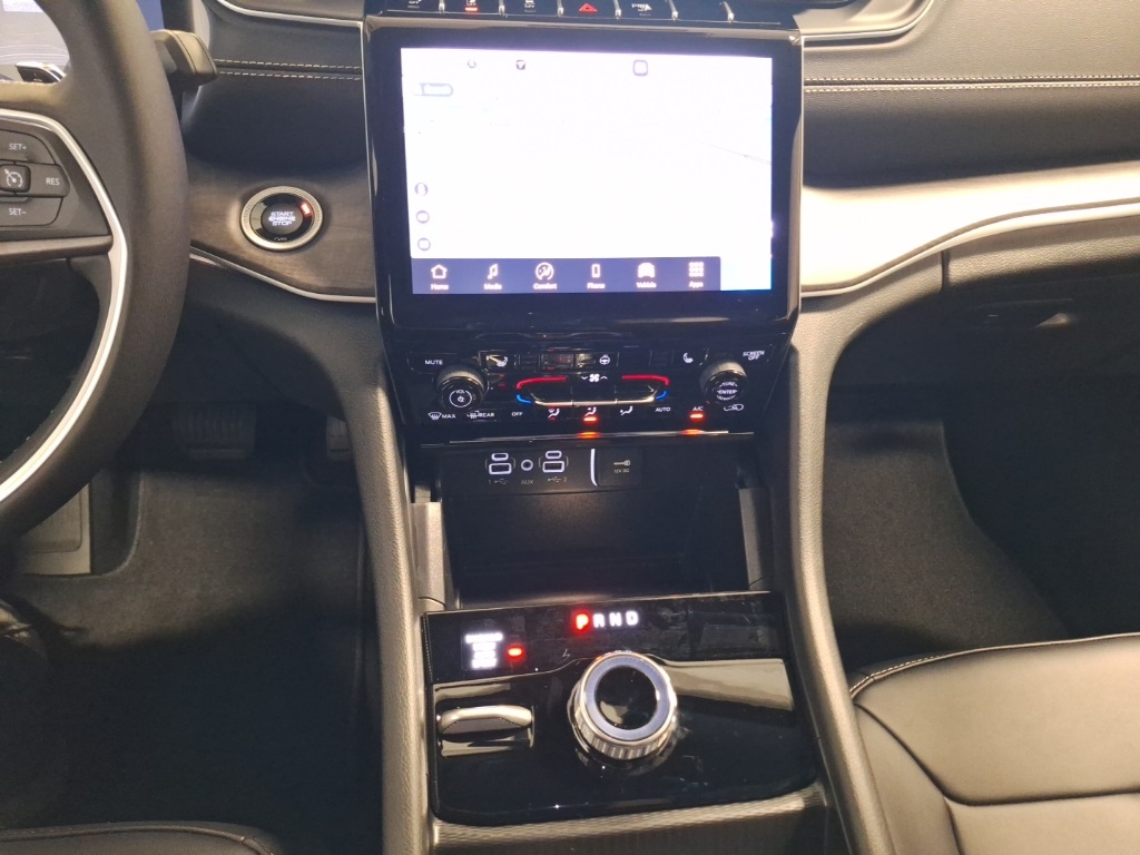 new 2025 Jeep Grand Cherokee car, priced at $43,631