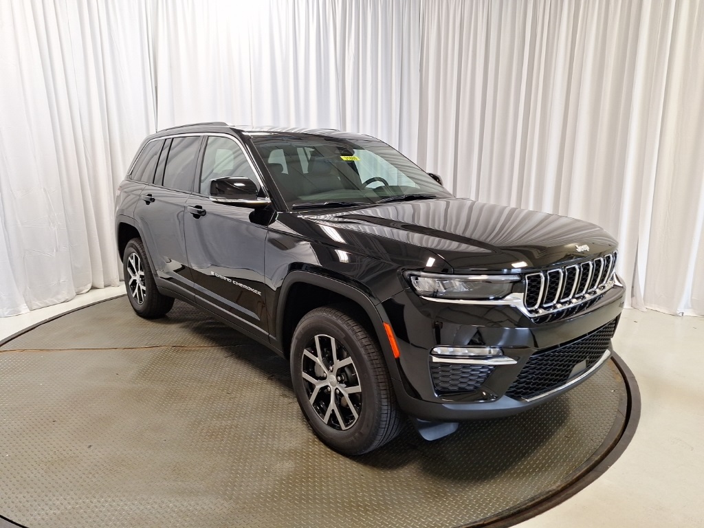 new 2025 Jeep Grand Cherokee car, priced at $43,631