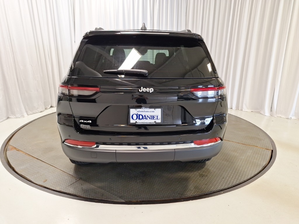 new 2025 Jeep Grand Cherokee car, priced at $43,631