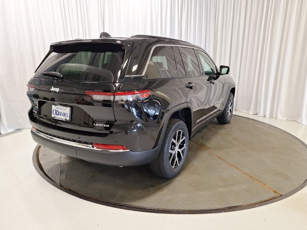 new 2025 Jeep Grand Cherokee car, priced at $43,631