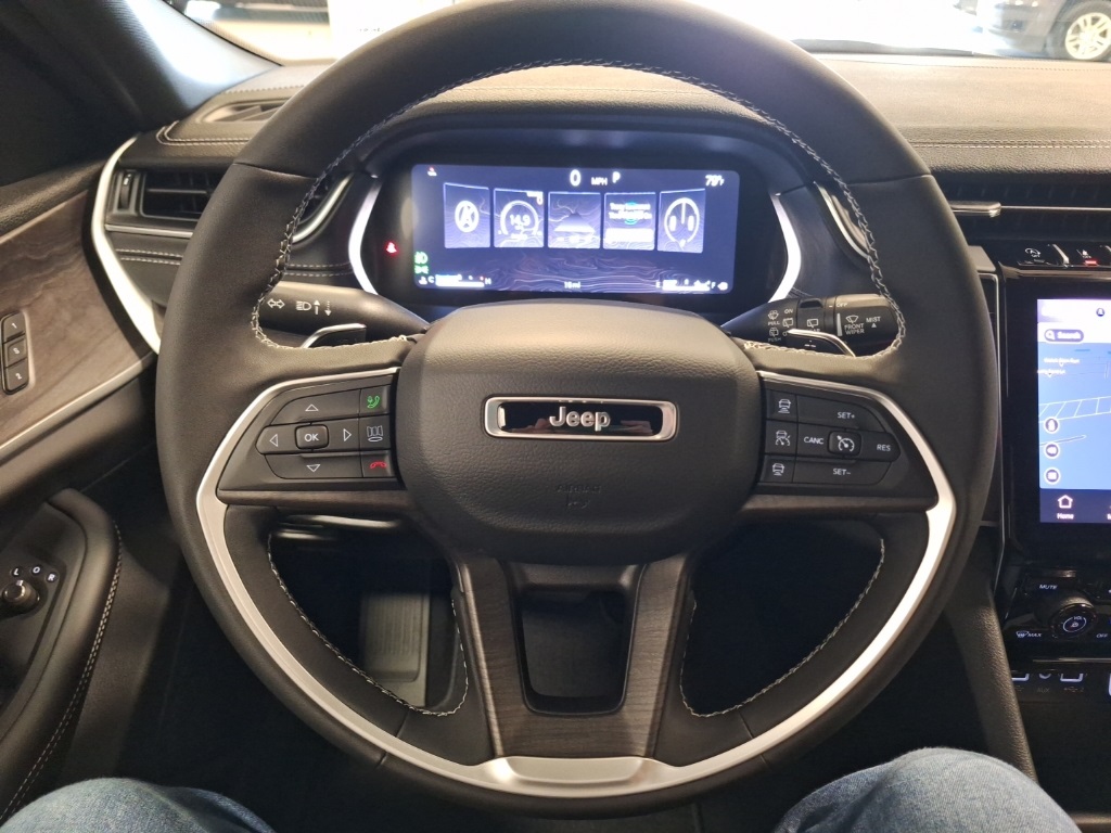 new 2025 Jeep Grand Cherokee car, priced at $43,631