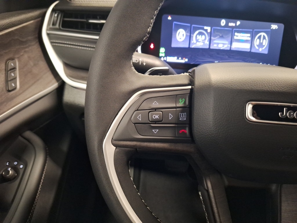 new 2025 Jeep Grand Cherokee car, priced at $43,631