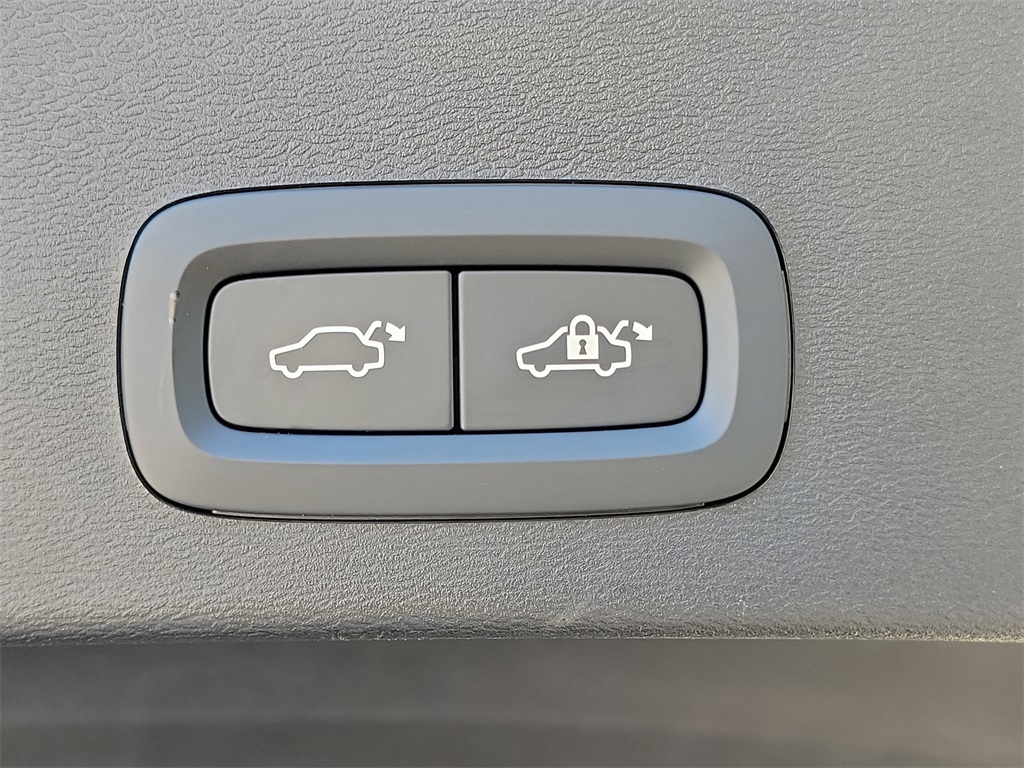 used 2025 Volvo XC40 car, priced at $29,995
