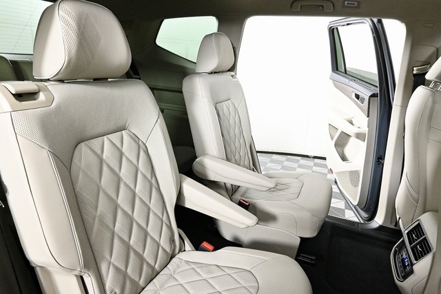 new 2025 Volkswagen Atlas car, priced at $58,399
