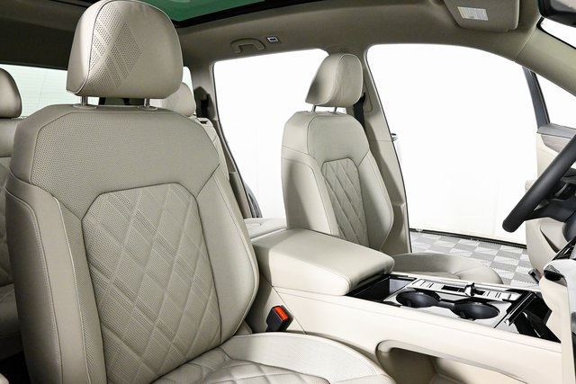 new 2025 Volkswagen Atlas car, priced at $58,399