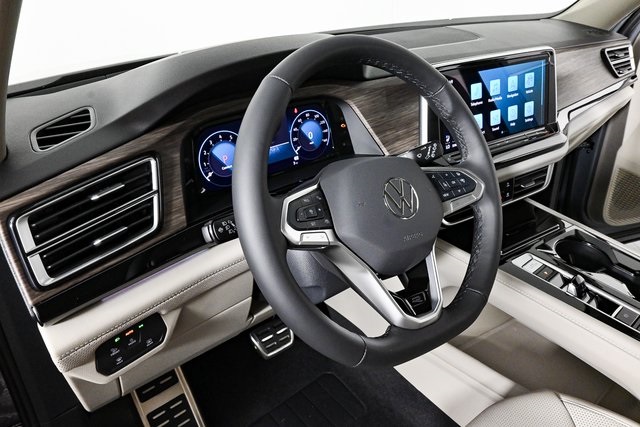 new 2025 Volkswagen Atlas car, priced at $58,399