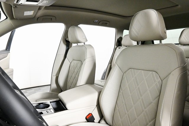 new 2025 Volkswagen Atlas car, priced at $58,399