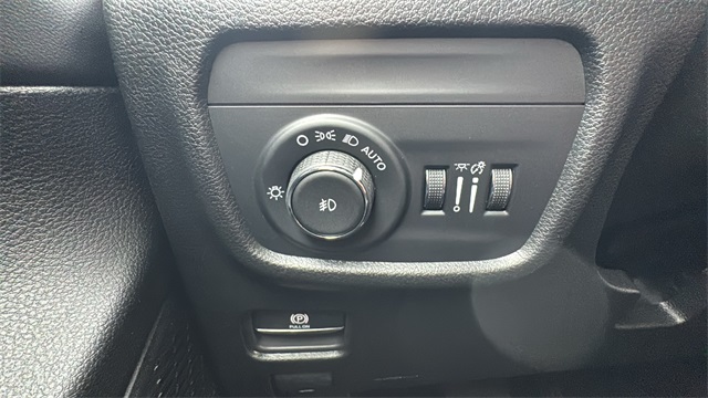 new 2025 Jeep Grand Cherokee car, priced at $45,025