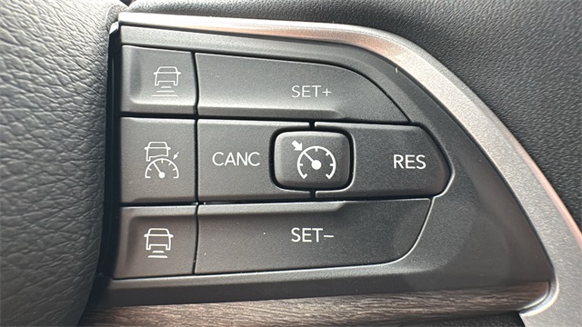 new 2025 Jeep Grand Cherokee car, priced at $45,025