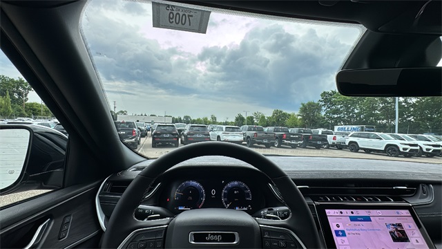 new 2025 Jeep Grand Cherokee car, priced at $45,025