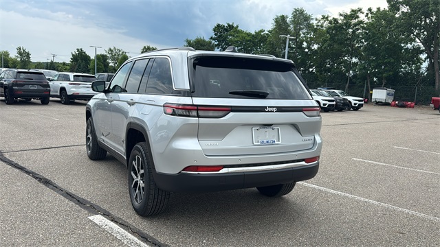 new 2025 Jeep Grand Cherokee car, priced at $45,025