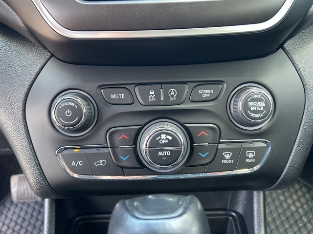 used 2022 Jeep Cherokee car, priced at $28,690