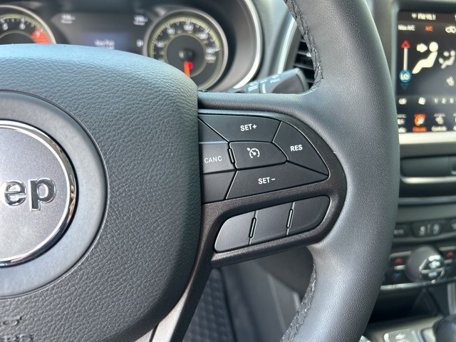used 2022 Jeep Cherokee car, priced at $28,690
