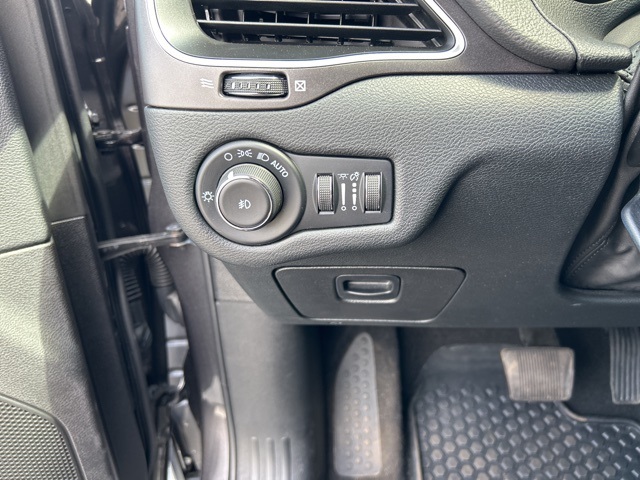 used 2022 Jeep Cherokee car, priced at $28,690