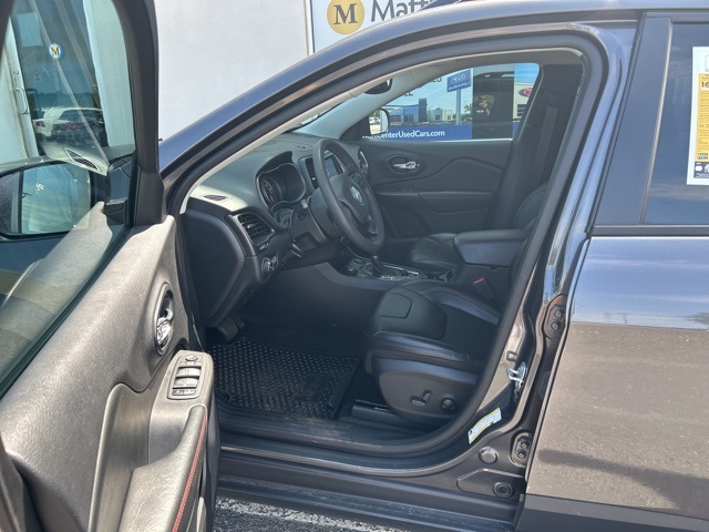 used 2022 Jeep Cherokee car, priced at $28,690