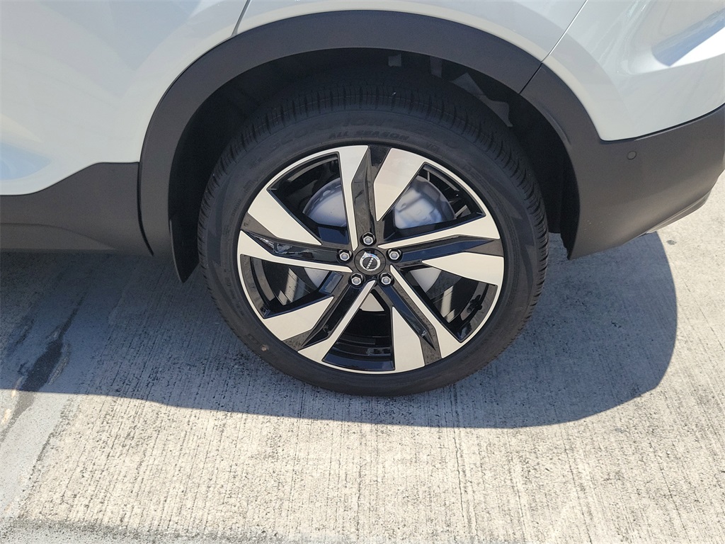 new 2026 Volvo XC40 car, priced at $46,425
