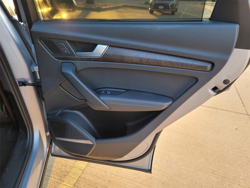 used 2020 Audi Q5 e car, priced at $23,563