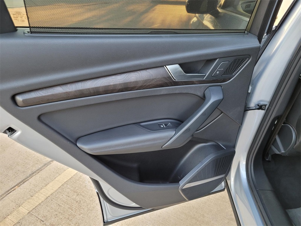 used 2020 Audi Q5 e car, priced at $23,563