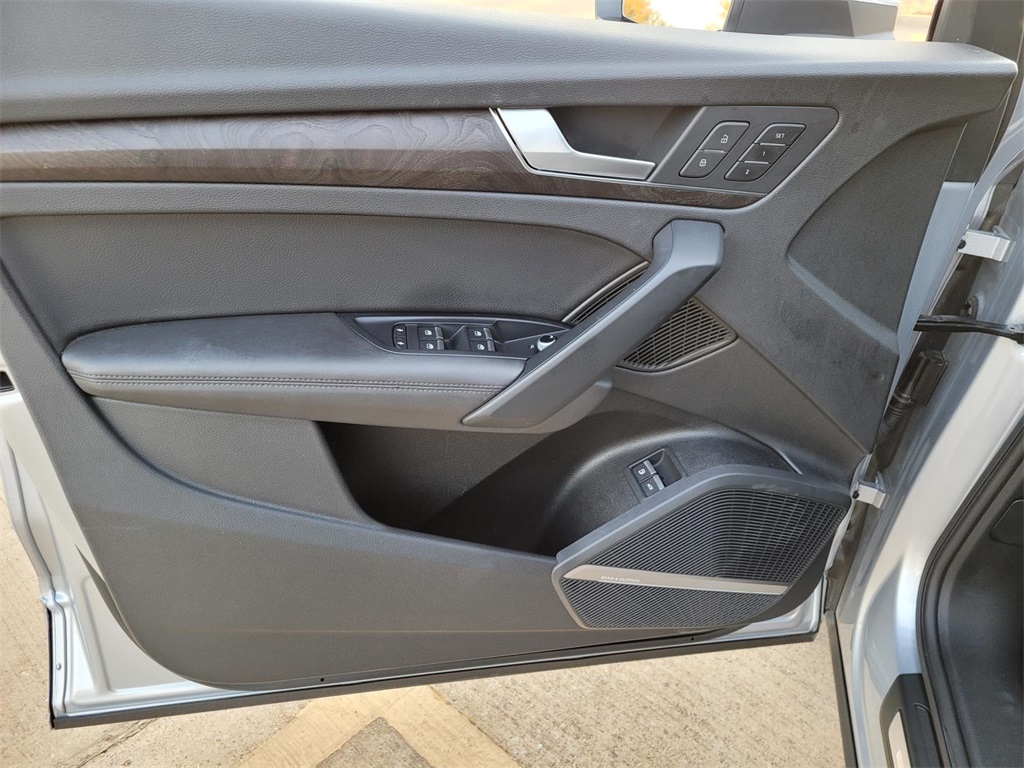 used 2020 Audi Q5 e car, priced at $23,563