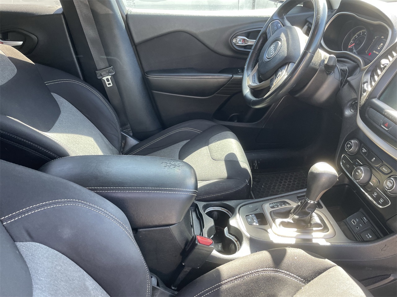 used 2014 Jeep Cherokee car, priced at $9,999