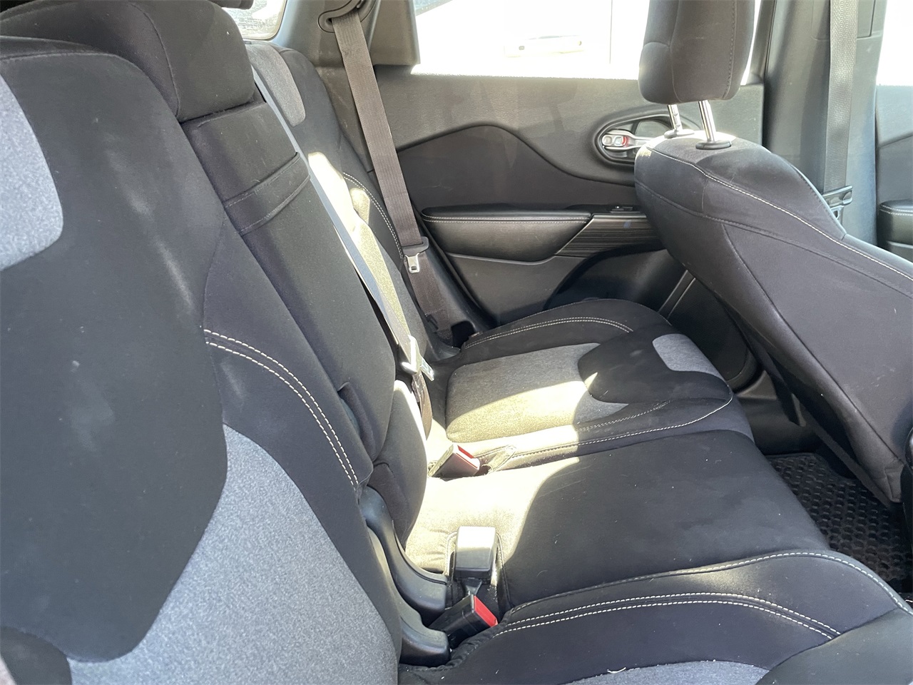 used 2014 Jeep Cherokee car, priced at $9,999