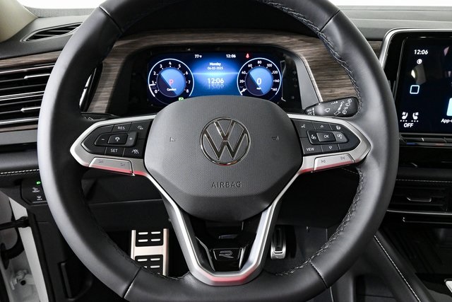 new 2025 Volkswagen Atlas car, priced at $58,399