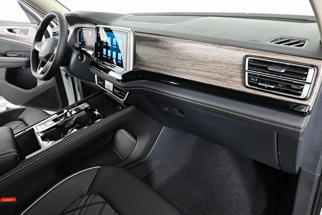 new 2025 Volkswagen Atlas car, priced at $58,399
