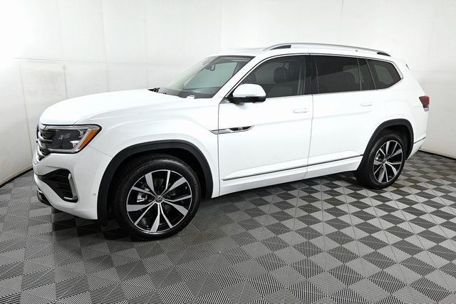 new 2025 Volkswagen Atlas car, priced at $58,399