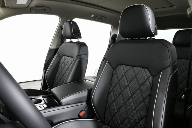 new 2025 Volkswagen Atlas car, priced at $58,399