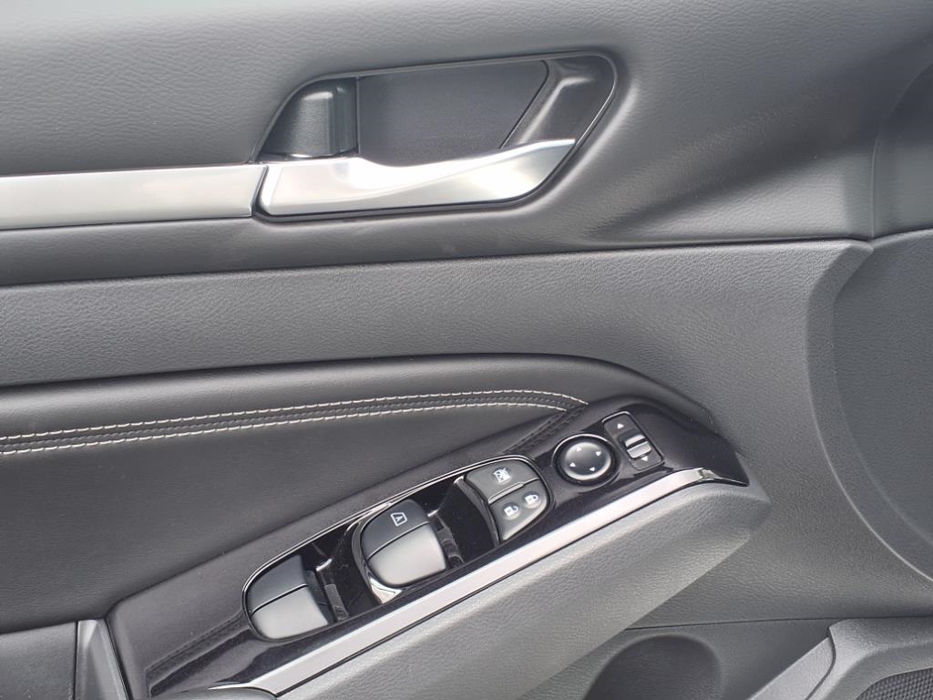 used 2023 Nissan Altima car, priced at $22,901