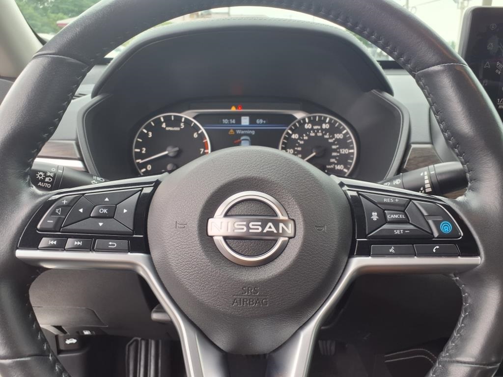 used 2023 Nissan Altima car, priced at $22,901