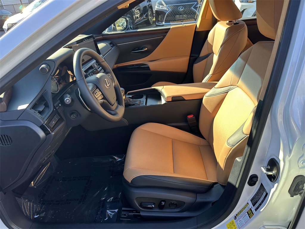 used 2025 Lexus ES car, priced at $45,995