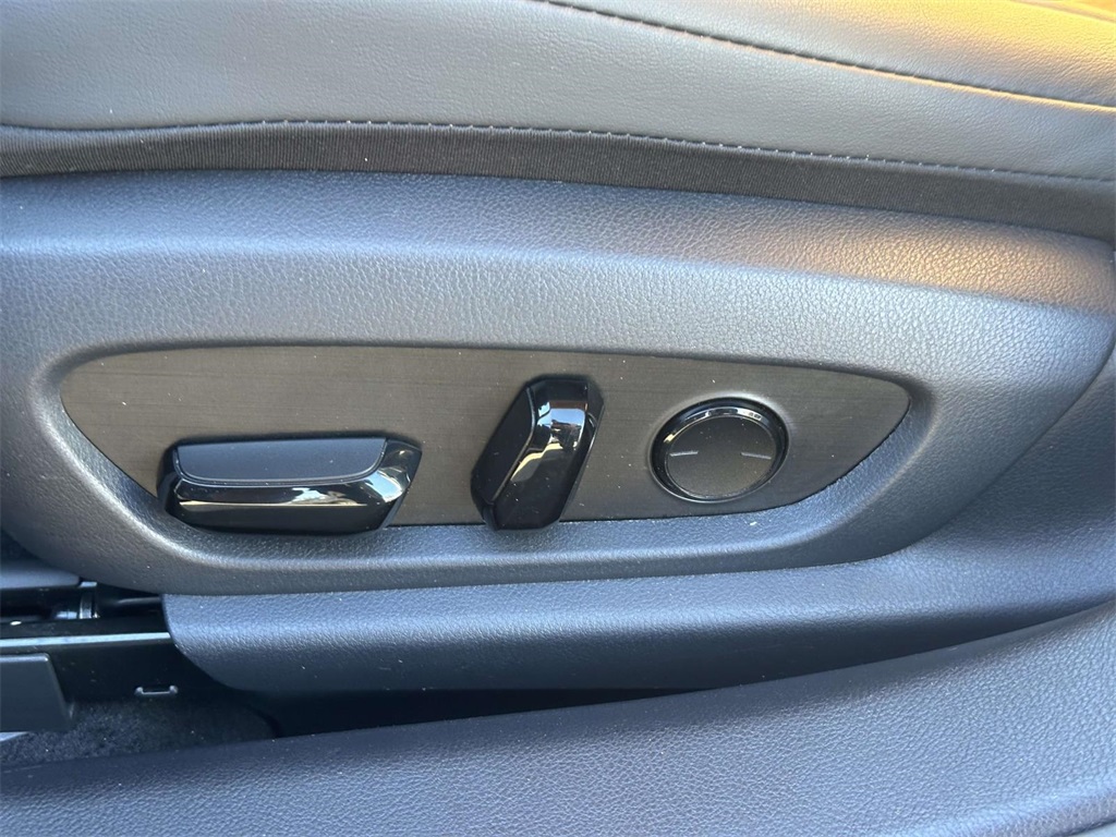 used 2025 Lexus ES car, priced at $45,995