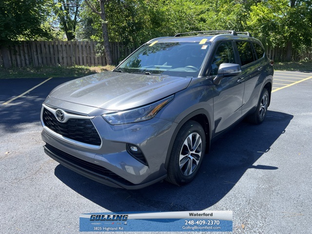 used 2023 Toyota Highlander car, priced at $38,000