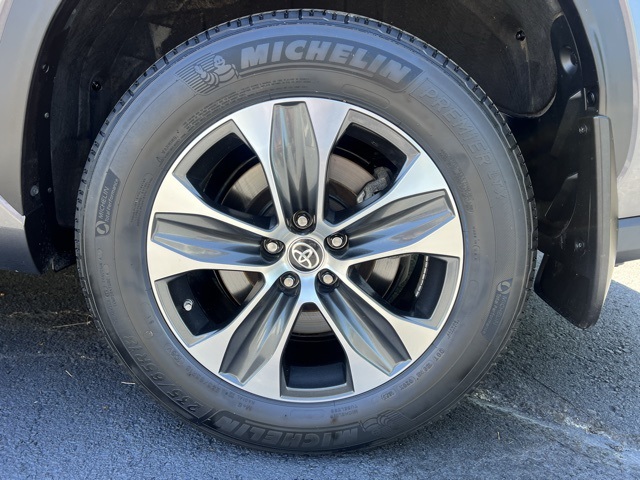 used 2023 Toyota Highlander car, priced at $38,000