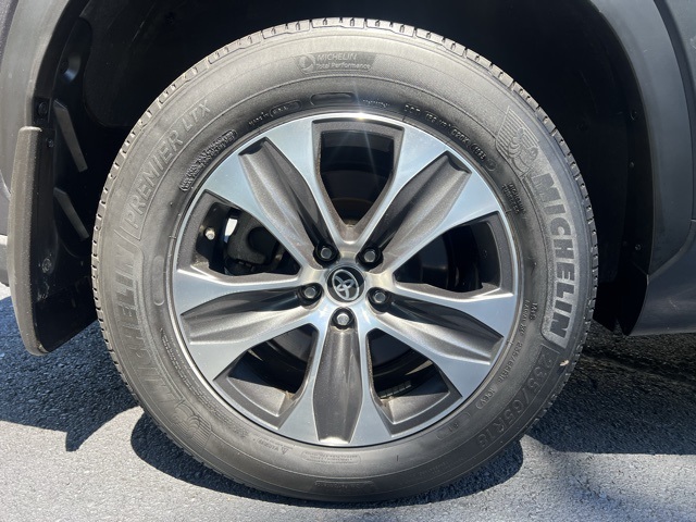 used 2023 Toyota Highlander car, priced at $38,000