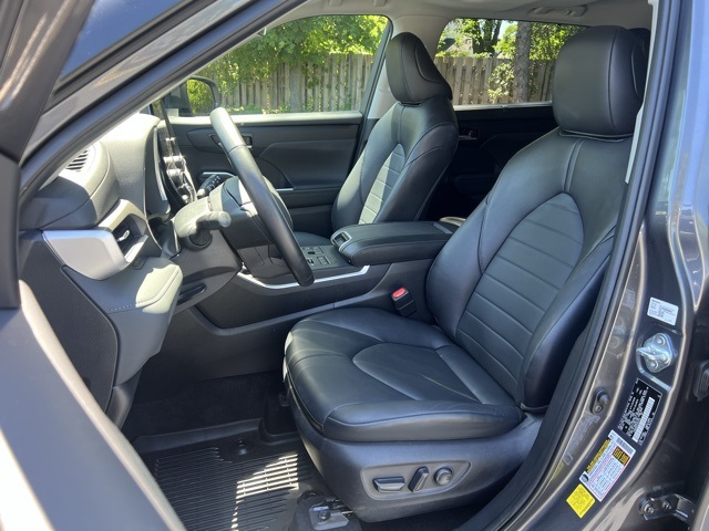 used 2023 Toyota Highlander car, priced at $38,000