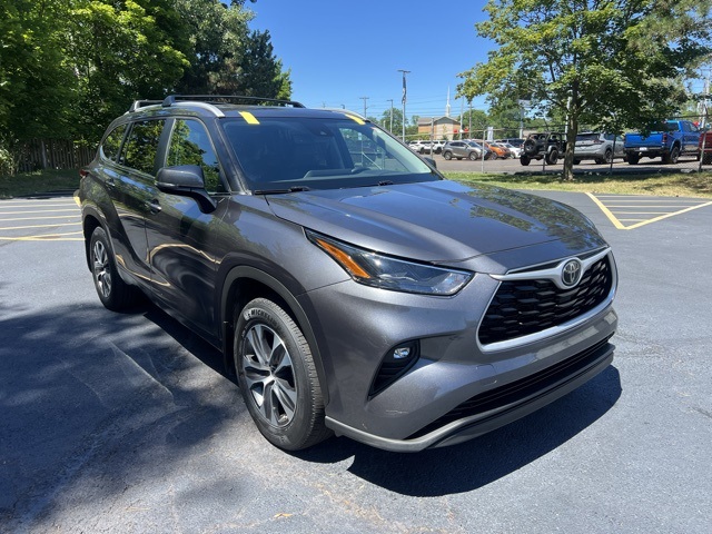 used 2023 Toyota Highlander car, priced at $38,000