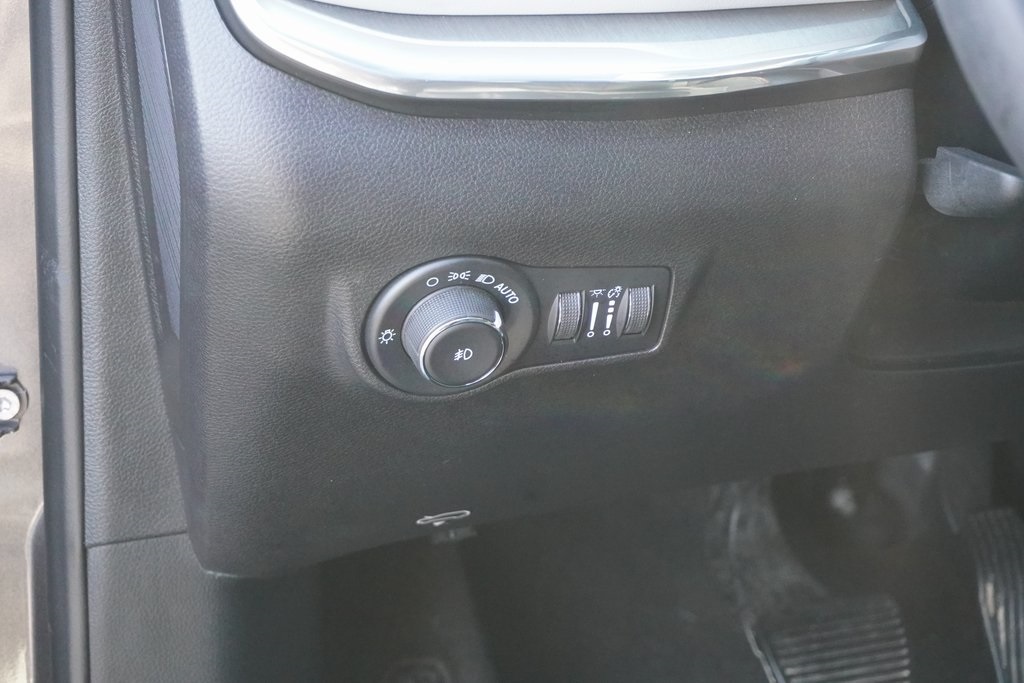 used 2023 Jeep Compass car, priced at $26,900