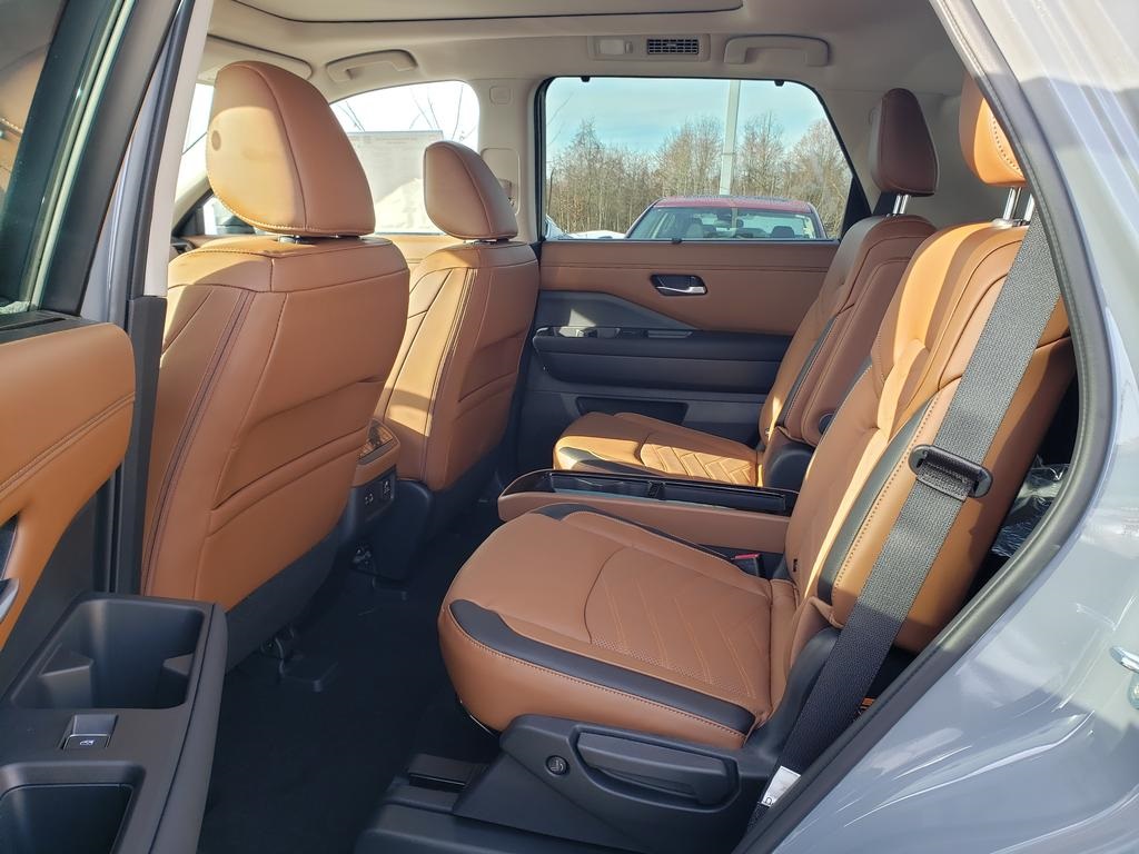 new 2025 Nissan Pathfinder car, priced at $46,618