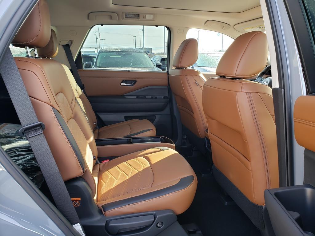 new 2025 Nissan Pathfinder car, priced at $46,618