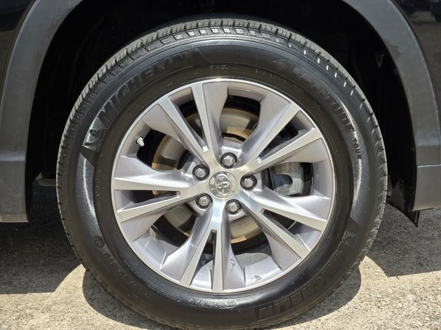 used 2015 Toyota Highlander car, priced at $20,300