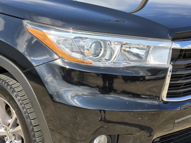 used 2015 Toyota Highlander car, priced at $20,300