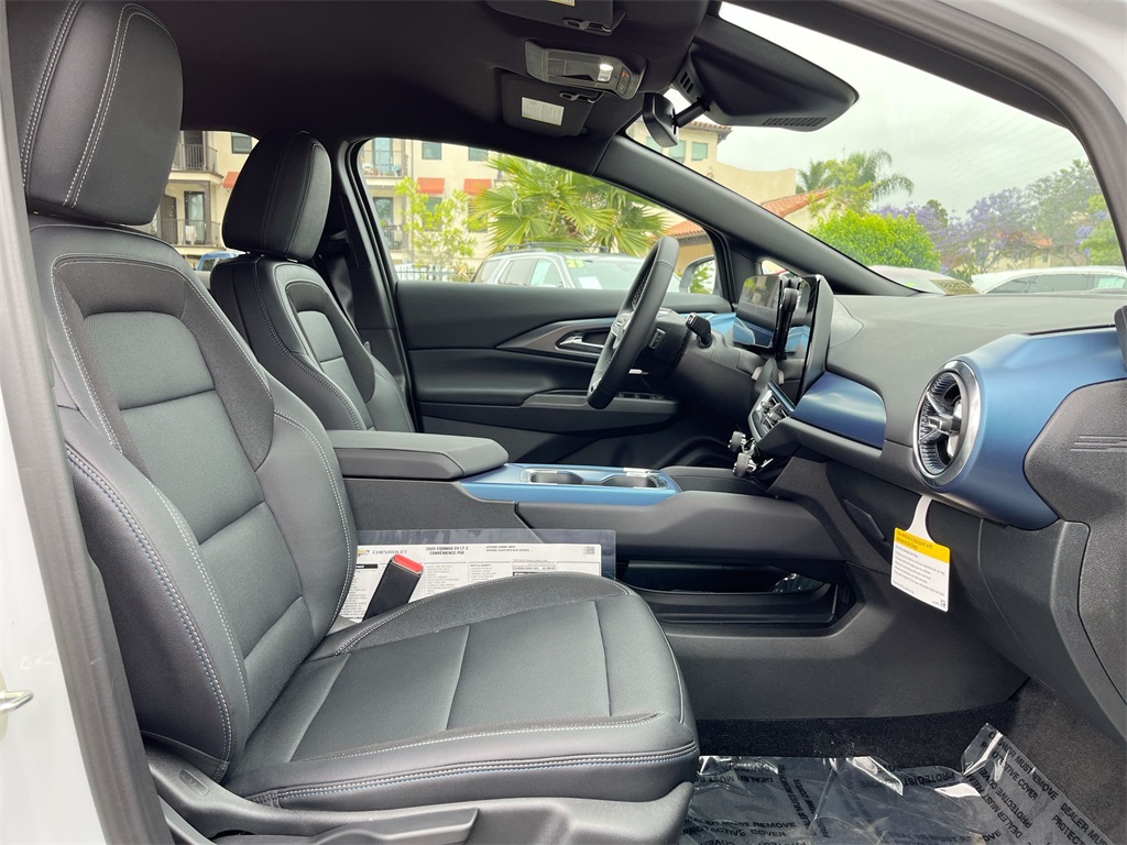 new 2025 Chevrolet Equinox EV car, priced at $40,103