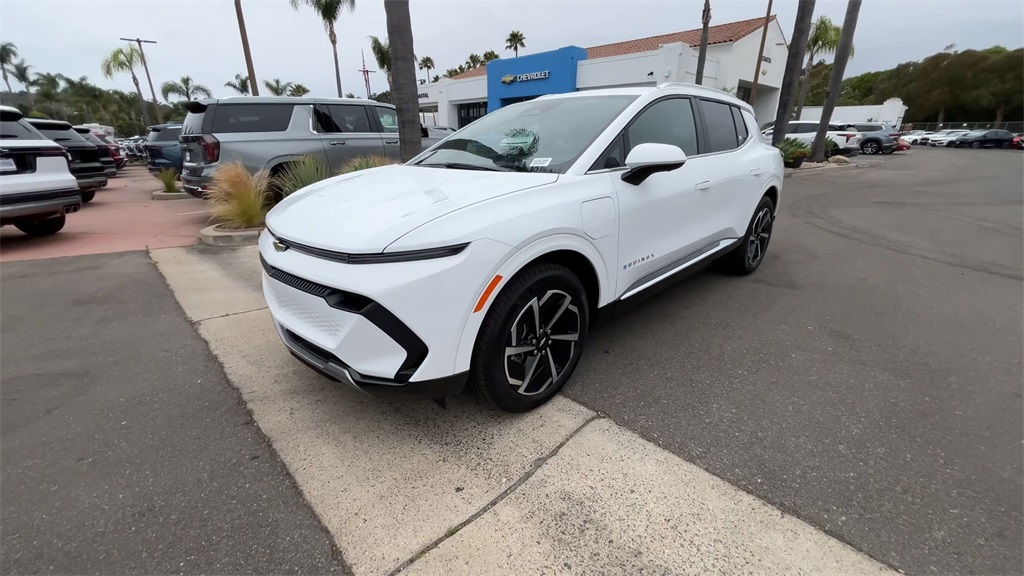 new 2025 Chevrolet Equinox EV car, priced at $40,103