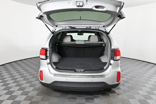 used 2015 Kia Sorento car, priced at $9,981